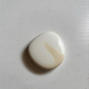 lilah b. Cream and White Compact